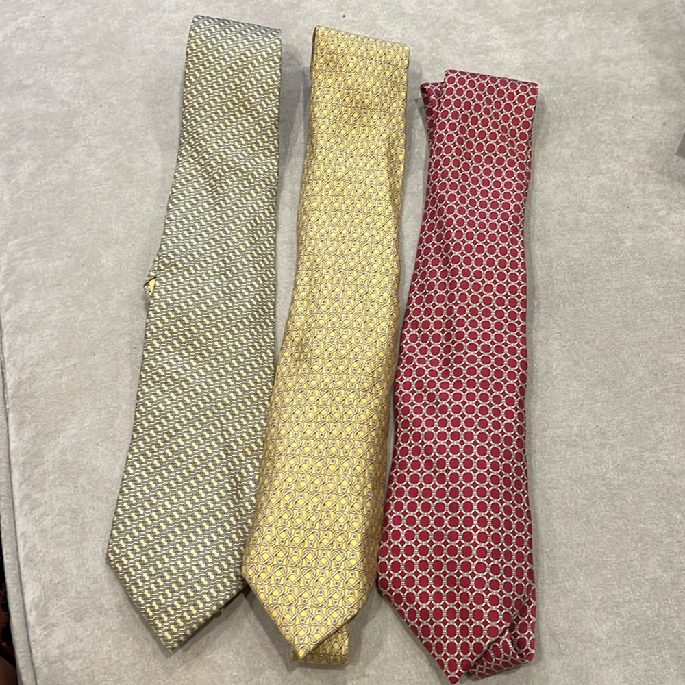 Hermes butter yellow and red textured 100% Silk ties excellent condition